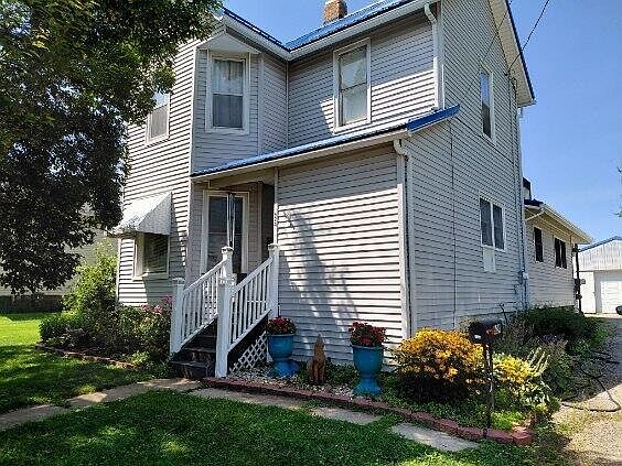 1st image of 624 E Decker STREET