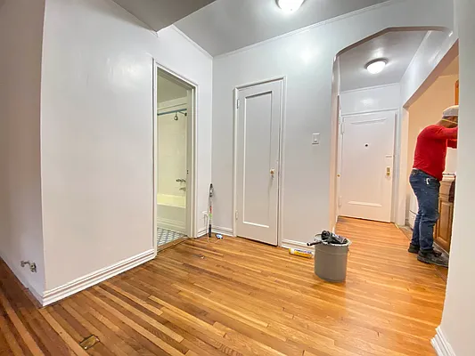 Rented by Queens Apartments Realty LLC | media 21