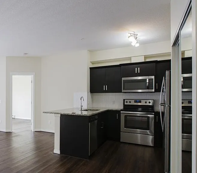 440 Sherwood Blvd NW — Photo 2
