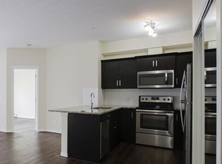 440 Sherwood Blvd NW, Calgary, AB T3R 1M9