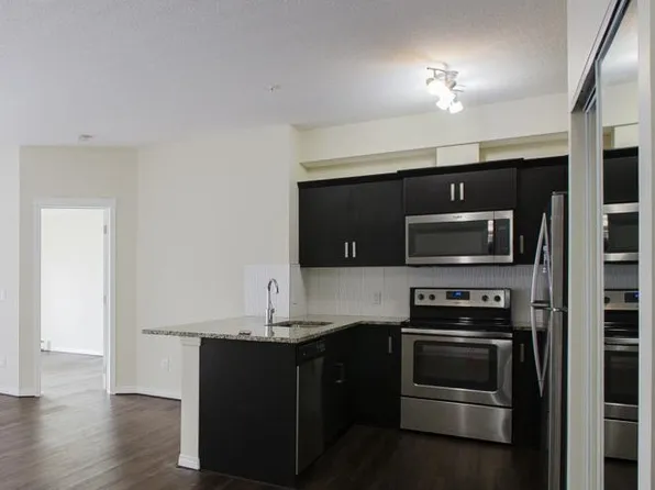 440 Sherwood Blvd NW, Calgary, AB T3R 1M9