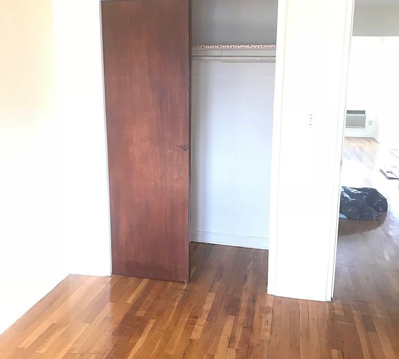 1st image of 2590 43rd St