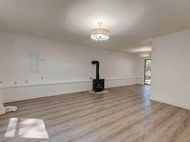 1638 Fern Pl — Photo 17