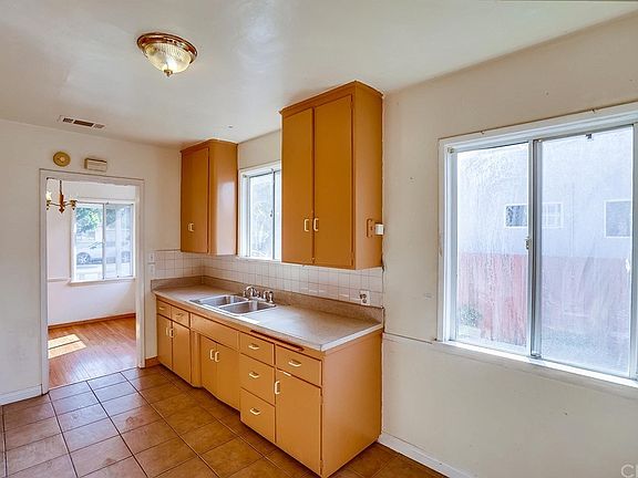 4th image of 5423 Cloverly Ave