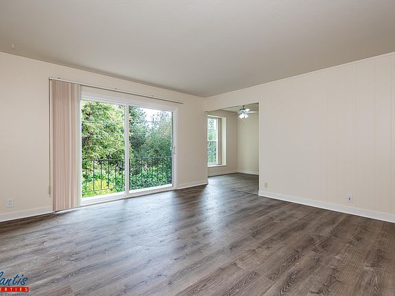 3rd image of 984 Ponderosa Ave APT C