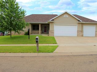 2839 Sand Trap Rd SE, Rochester, MN 55904