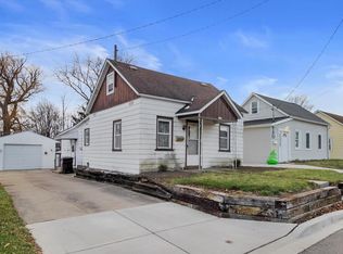 9709 Park Ct, Sturtevant, WI 53177