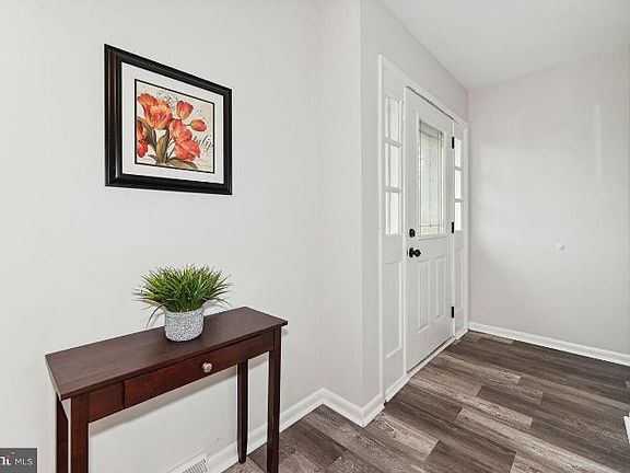 2nd image of 25 Estates Ct