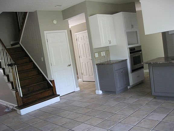 5th image of 419 Ski Lake Dr