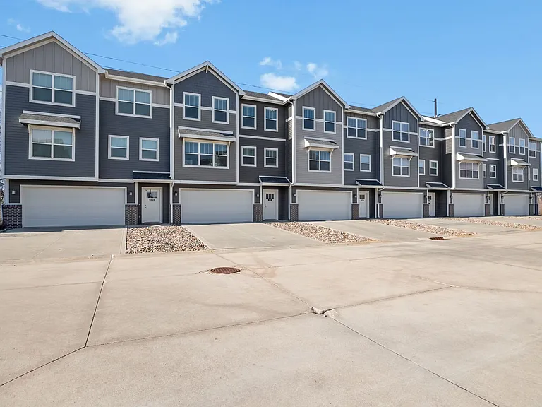 Cove at Kettlestone Townhomes — Photo 10