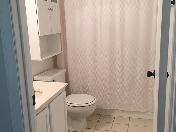 Bedroom 1 - adjoining bath