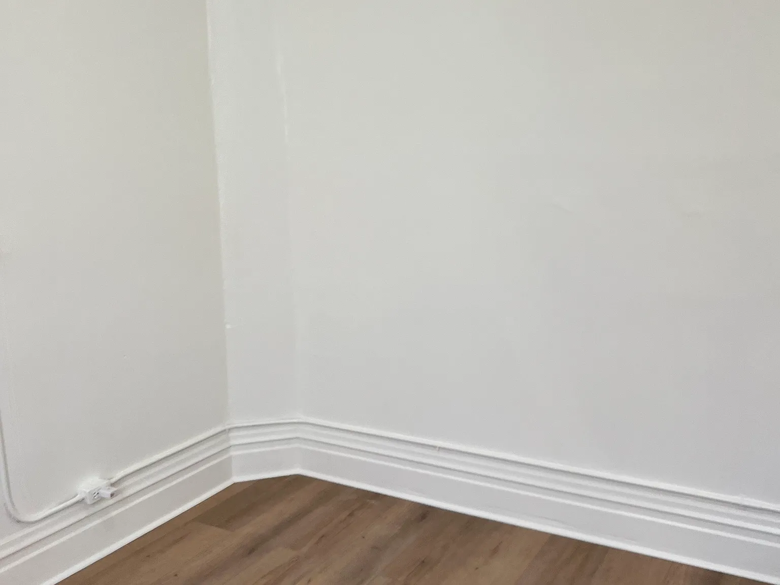 Studio, $900 — Photo 3