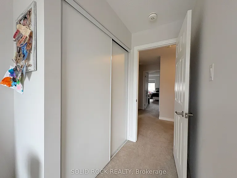 719 Derreen Ave — Photo 20