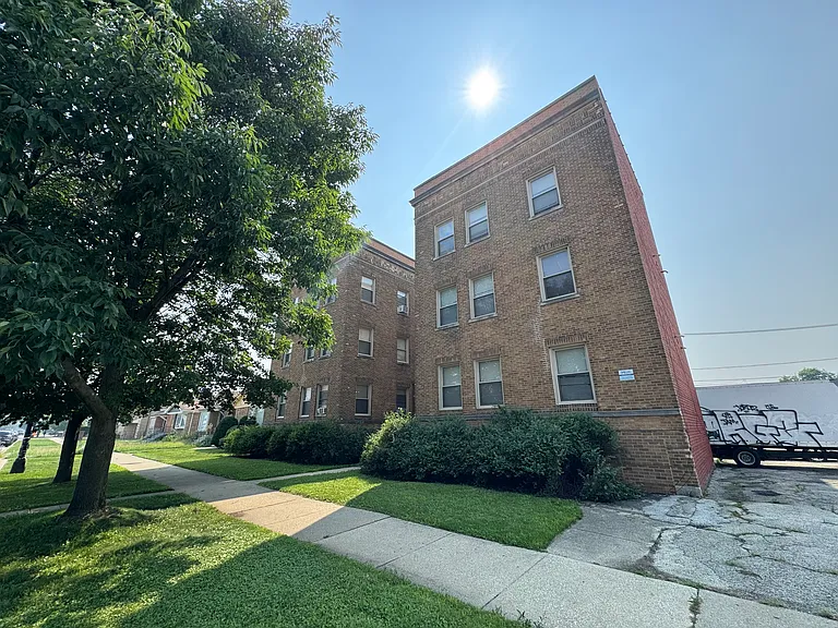 10212 S King Dr #1W — Photo 1