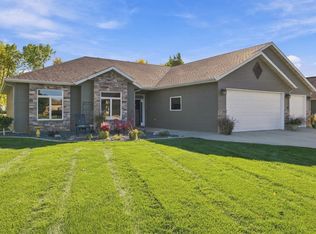 3823 43rd Ave S, Moorhead, MN 56560