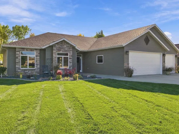 3823 43rd Ave S, Moorhead, MN 56560