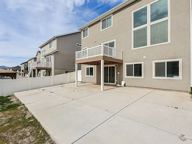 1583 W Quailhill Rd — Photo 41