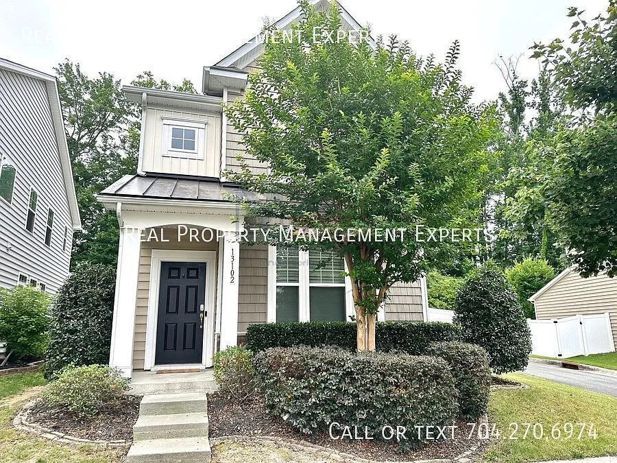 Coming Soon ! Beautiful 4br/2.5ba 2 Story House In Huntersville! — Photo 3