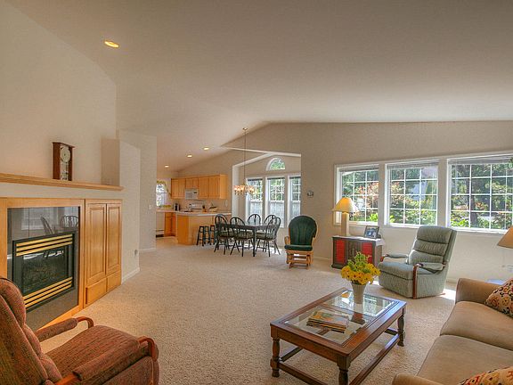 4th image of 130 Coronado Dr