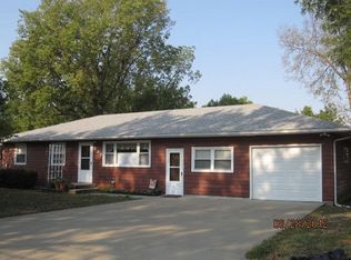 237 N Walnut St, Garnett, KS 66032