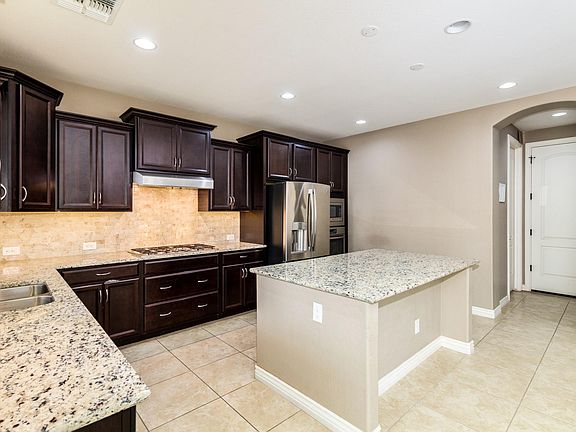 3rd image of 142 E Tonto Pl