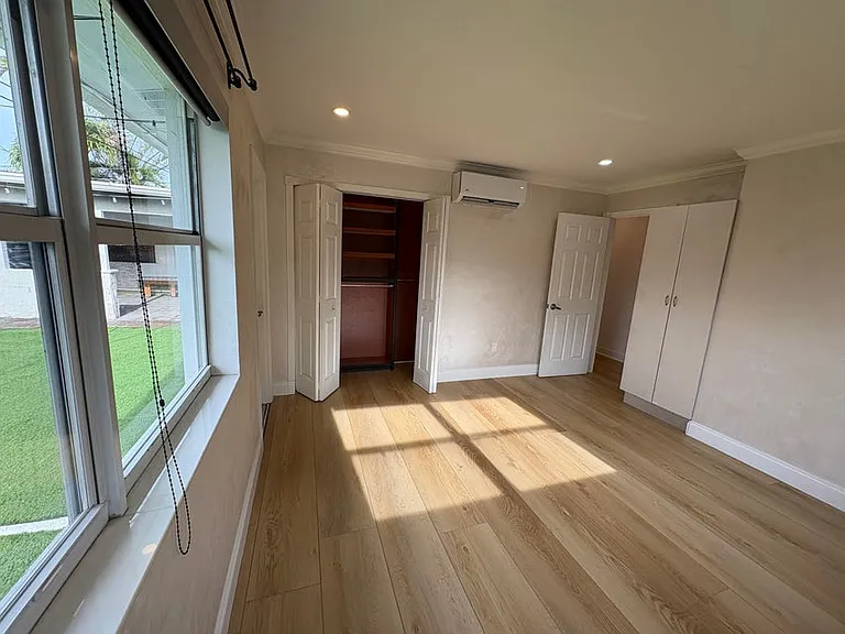 1032 NE 16th Ter #0 — Photo 18