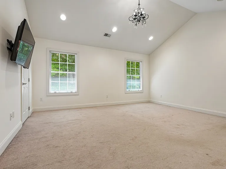 36 Bloomfield Ave — Photo 18