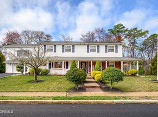 39 Old Bridge Dr, Howell, NJ 07731