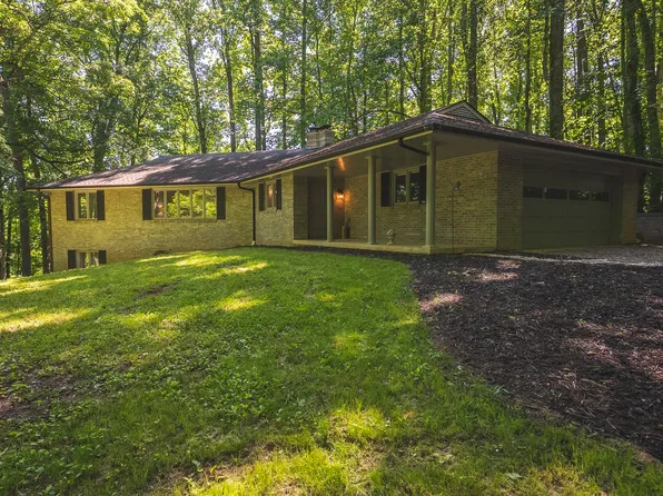 1200 Lakewood Dr, Blacksburg, VA 24060