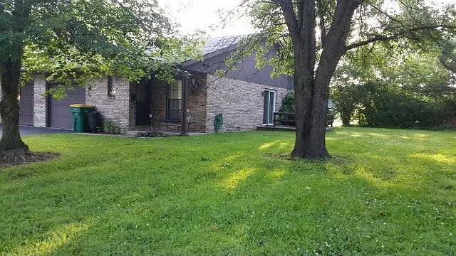 2 bed, 900 sqft, $1,200 — Photo 2