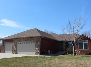 252 Bouldercrest Ave NE, Owatonna, MN 55060