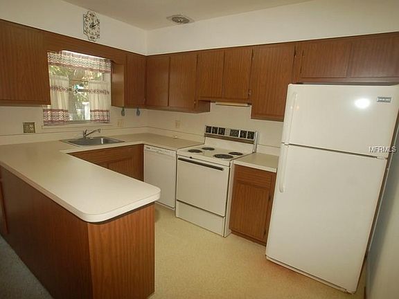 4th image of 18 N Nimbus Ave