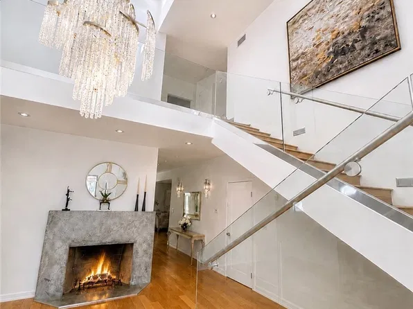 14721 Valley Vista Blvd, Sherman Oaks, CA 91403