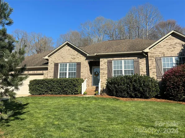 1039 Marguerite Dr, Lowell, NC 28098