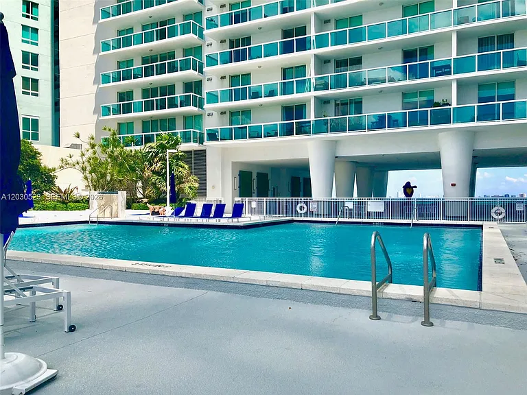 1800 N Bayshore Dr #605 — Photo 40