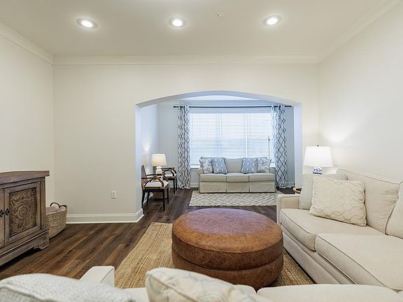 4th image of 3350 Country Club Rd #221