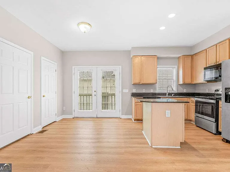 588 W John Wesley Ave — Photo 5