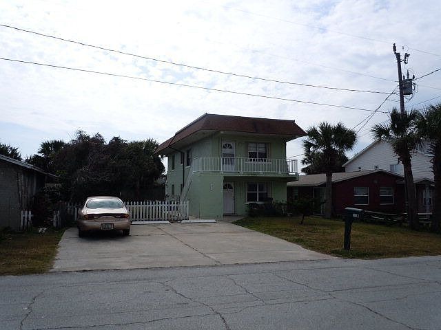 2nd image of 213 N 3rd St