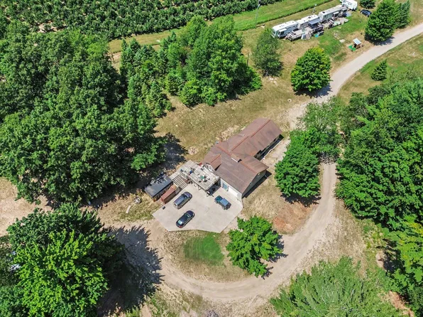 6749 W Taylor Rd, Mears, MI 49436