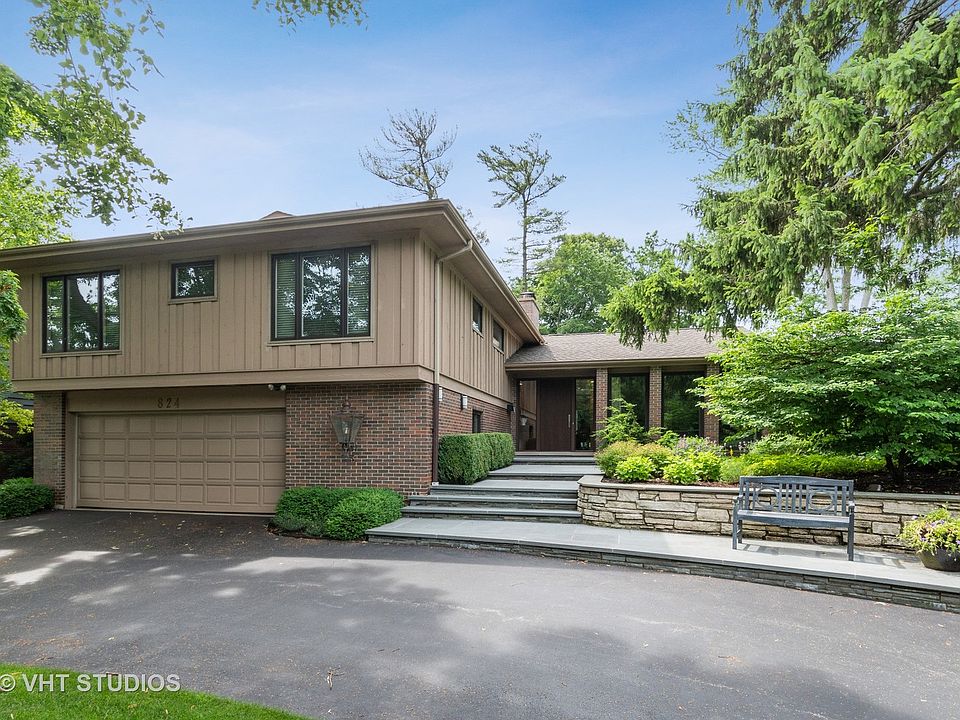 1st image of 824 Stonegate Dr