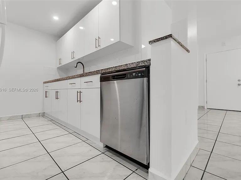 9354 SW 77th Ave #I1 — Photo 12