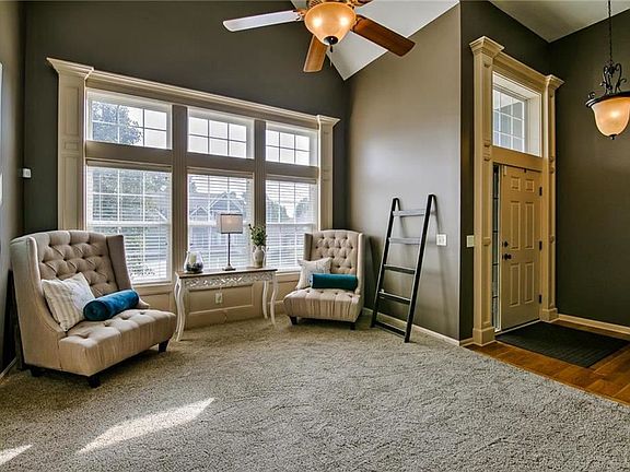 5th image of 1016 Redwood Ln