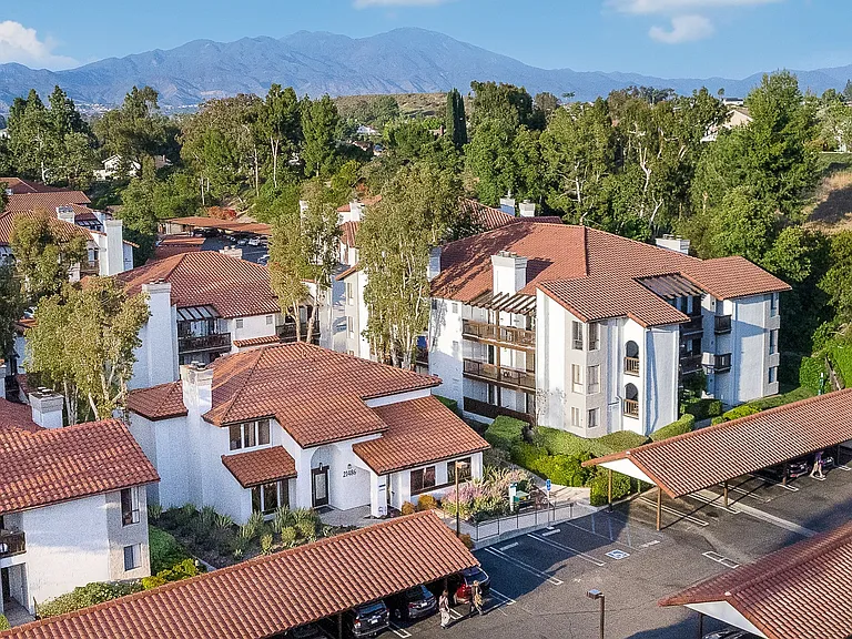 Ridgecrest Apartments — Photo 3