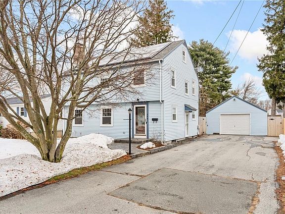 3rd image of 346 Chestnut St