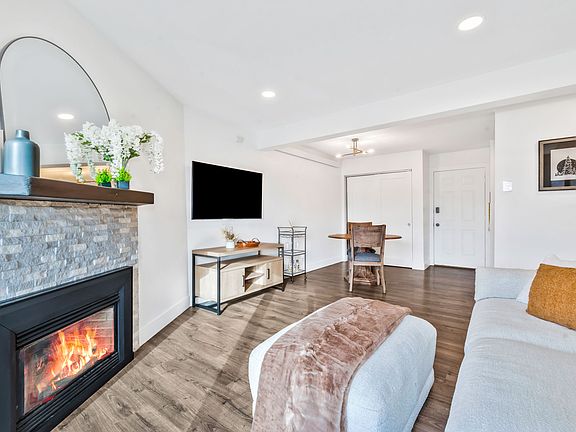 3rd image of 1525 Shadow Run Frontage Suite 102