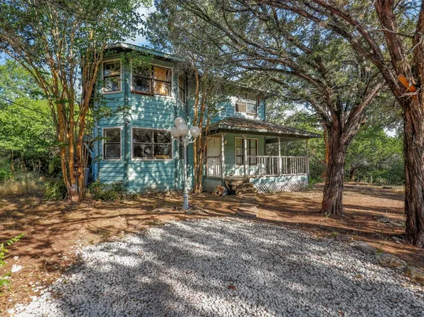 2704 Canyon Trl, Granbury, TX 76048
