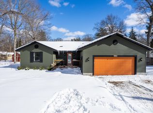 15930 Fern Ave, Spring Lake, MI 49456