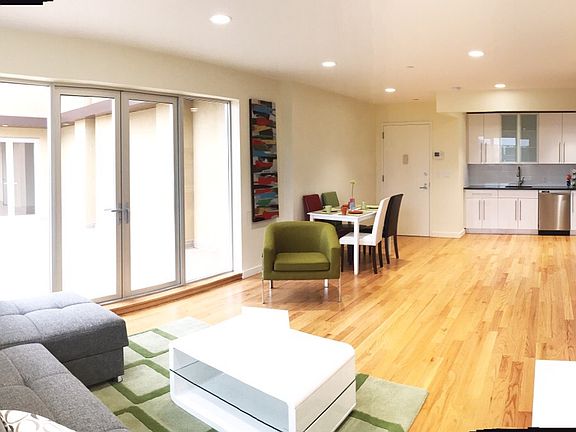 2nd image of 2315 Astoria Blvd #F7