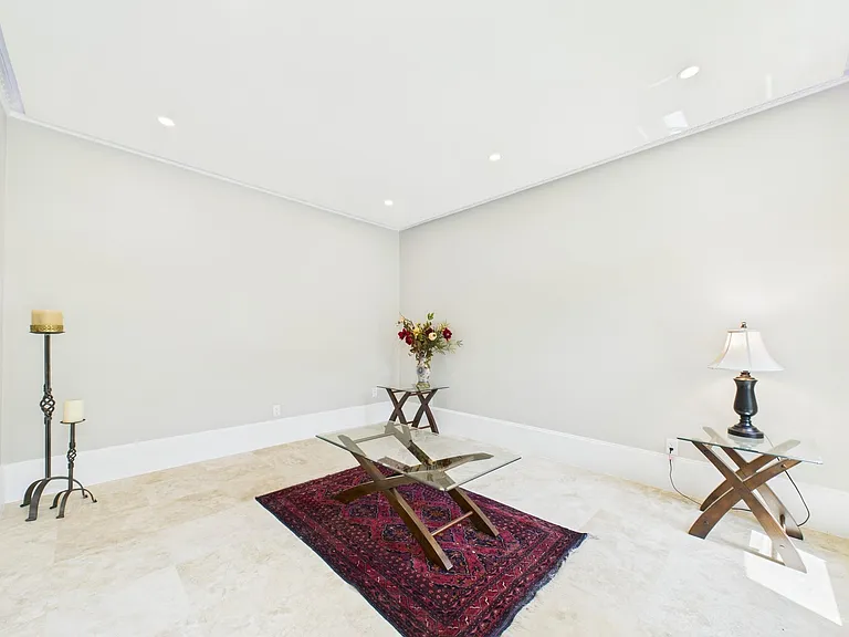 702 Daria Ct — Photo 6