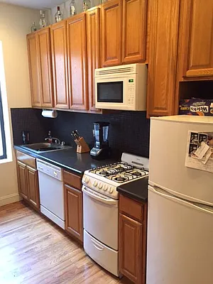 Rented by PMG Real Estate  | media 17